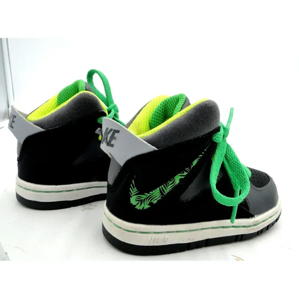 Nike court invader